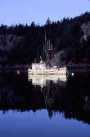 kra200033-30-Wa-Or-boat2-10.jpg (37899 bytes)