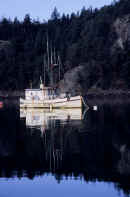 kra200033-33-Wa-Or-boat3.jpg (47520 bytes)